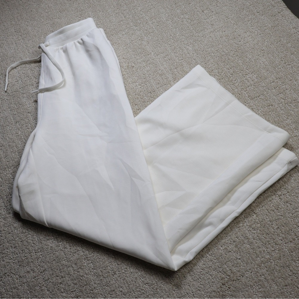 All in Motion Airy Sleek Wide Leg Pants Cream High Rise Small NWT